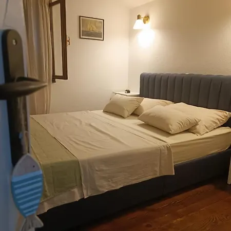 Hortenzija Apartment *